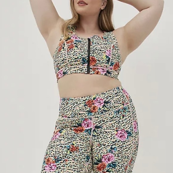 Torrid Women’s Plus Size Jungle Floral Zip Front Sports Bra Size 1X 3X 4X 5X - Picture 4 of 14